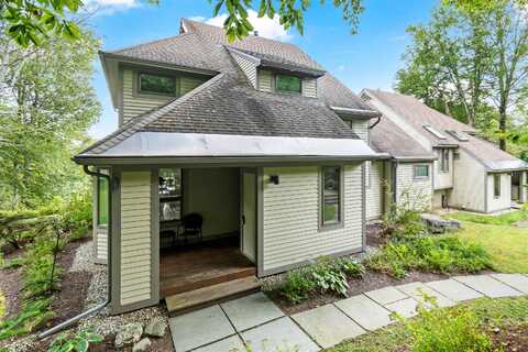 1209 Brook Road, Stowe, VT 05672