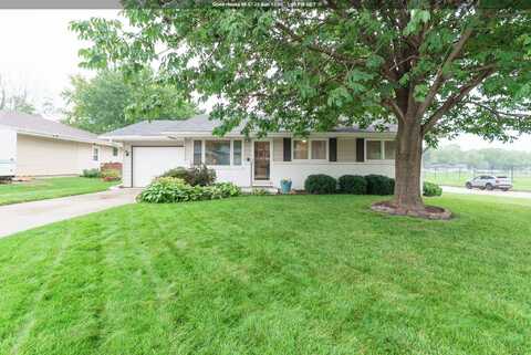 2728 Oleander Court, Sioux City, IA 51106
