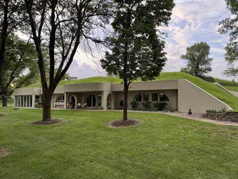 1621 Plum Creek Rd., Sioux City, IA 51103