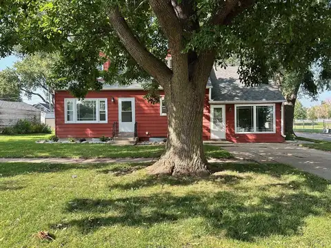 518 E Harrison Street, Holstein, IA 51025