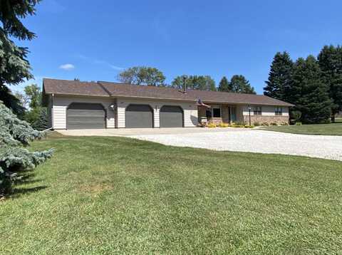 16584 Pine Lane, Le Mars, IA 51031