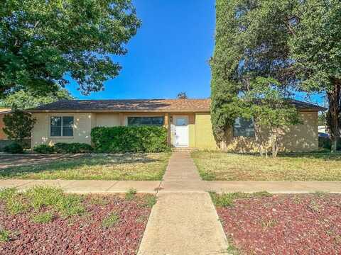 300 SW 14th St, Seminole, TX 79360