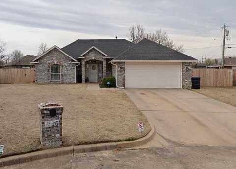 716 Wall Circle, Moore, OK 73160