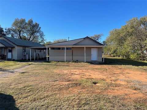 1742 Neptune Drive, Clinton, OK 73601