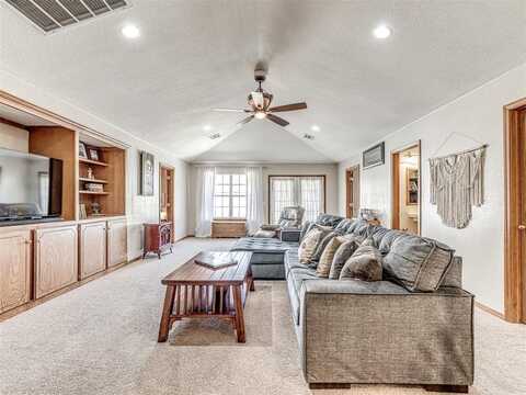 933 Luglena Lane, Purcell, OK 73080