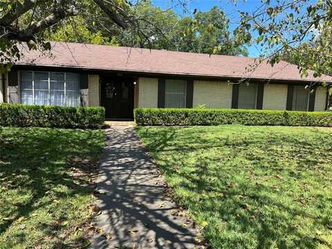 3002 Arapaho Road, Commerce, TX 75428