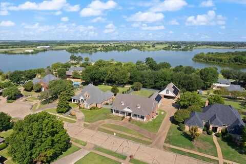 2100 Lakeridge Circle, Ennis, TX 75119