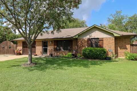 208 N Hill Street, Pilot Point, TX 76258
