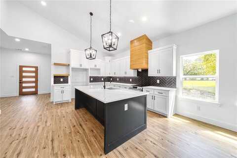 607 W End, Terrell, TX 75160