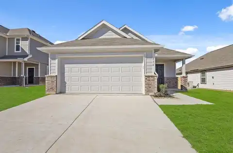 836 Jetliner Avenue, Fort Worth, TX 76131