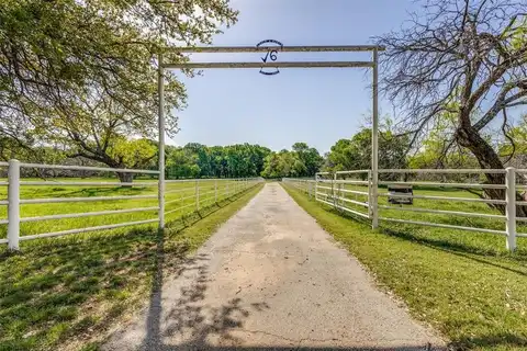 105 Fm 718, Aurora, TX 76078