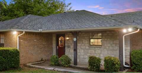 801 Little Creek Trail, Oak Leaf, TX 75154
