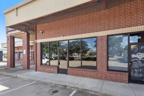710 SW Green Oaks Boulevard, Arlington, TX 76017