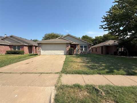 4240 Hunters Creek Drive, Fort Worth, TX 76123