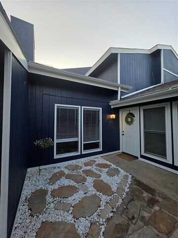 709 Cain Street, Lake Dallas, TX 75065