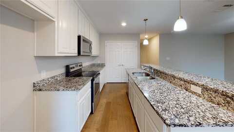 151 E Water, Milford, TX 76670