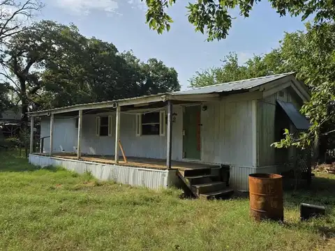 905 E Sears Street, Denison, TX 75020