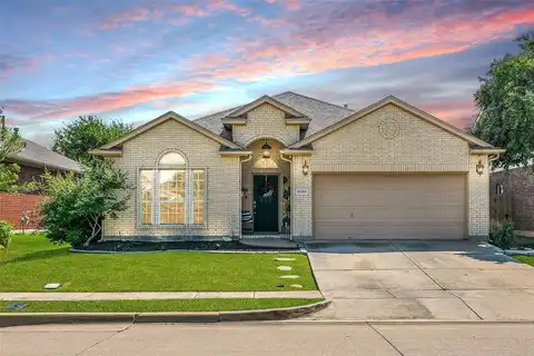 6528 Alexandra Meadows Drive, Fort Worth, TX 76131
