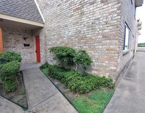 208 Village North Drive, Richardson, TX 75081