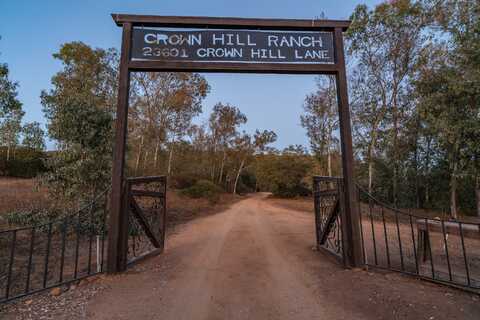 23898 Crown Hill Lane, Escondido, CA 92027