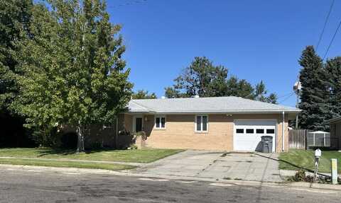 136 N. Park St., Ainsworth, NE 69210