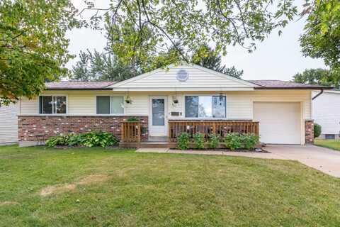 912 Shamrock Dr, Hazelwood, MO 63042