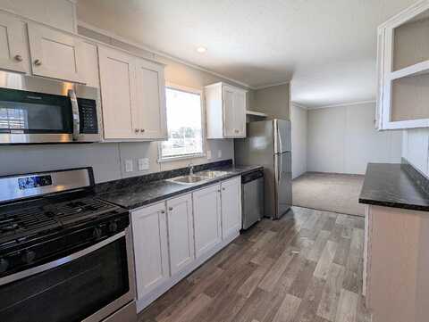 554 Delaware, Belleville, MI 48111