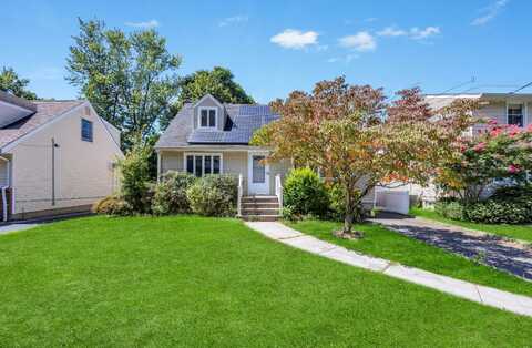 11 Todd Court, Huntington Station, NY 11746