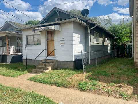 1217 W 5th Avenue, Huntington, WV 25704