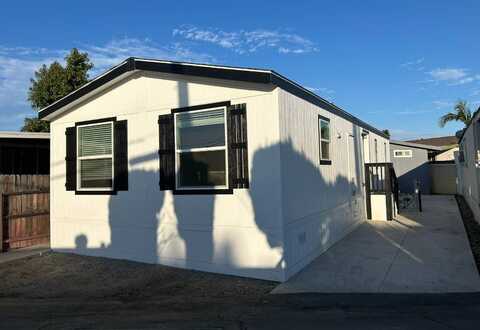 2804 W 1st Street, Santa Ana, CA 92703