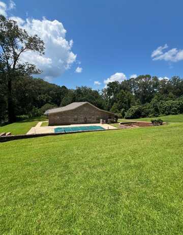 28 Beane Dr, Natchez, MS 39120