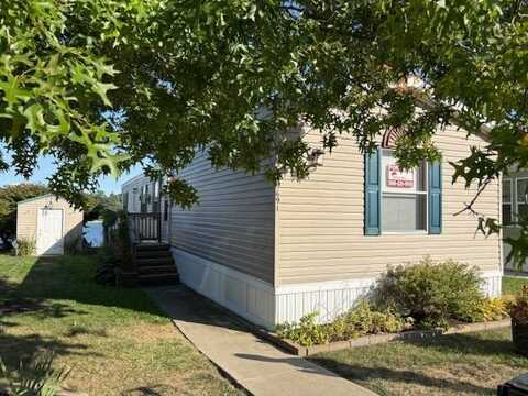 49691 Au Lac Dr W, Chesterfield, MI 48051