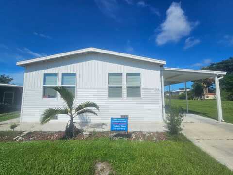576 Leopard Ln., North Fort Myers, FL 33917