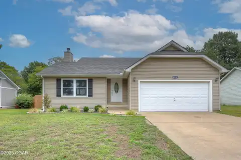 1125 Woodland Drive, Webb City, MO 64870