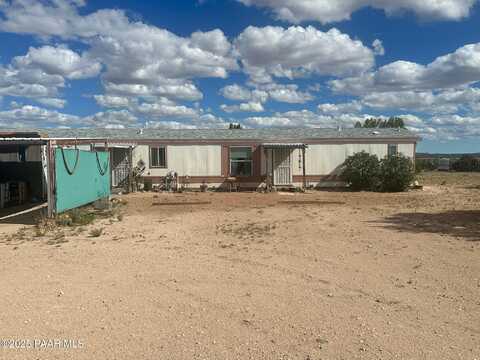 54175 N Whitegate Road, Seligman, AZ 86337