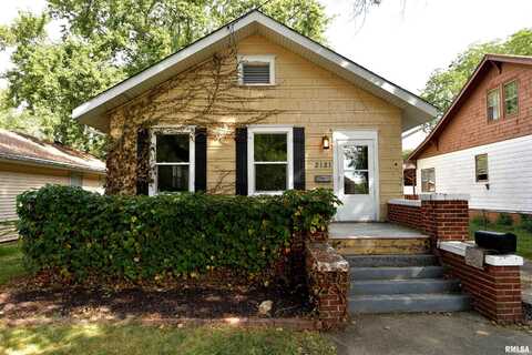2121 W ROHMANN Avenue, West Peoria, IL 61604