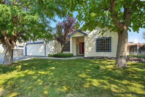 8704 W Hood Avenue, Kennewick, WA 99336