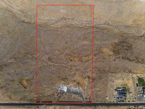 731 Point Dr, Selah, WA 98942