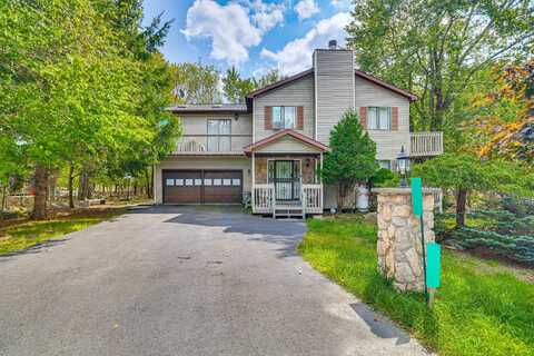 7901 Sleepy Hollow Drive, Tobyhanna, PA 18466