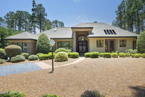 20 Strathaven Drive, Pinehurst, NC 28374