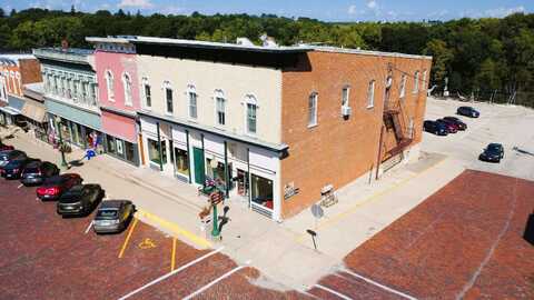 101 W Market, MOUNT CARROLL, IL 61053