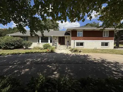 402 W Le Fevre, STERLING, IL 61081