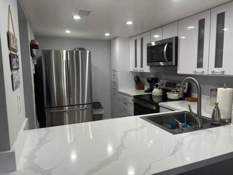 9050 NW 28th St, Coral Springs, FL 33065