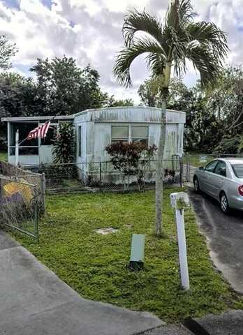 11582 Venetian Ave, Boca Raton, FL 33428