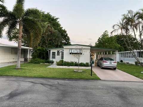 452 NW 51st St, Deerfield Beach, FL 33064