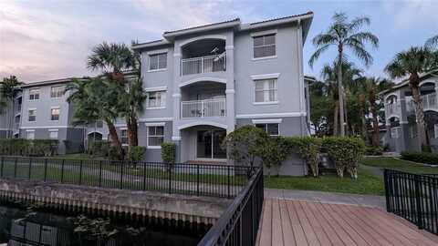 9640 NW 2nd St, Pembroke Pines, FL 33024