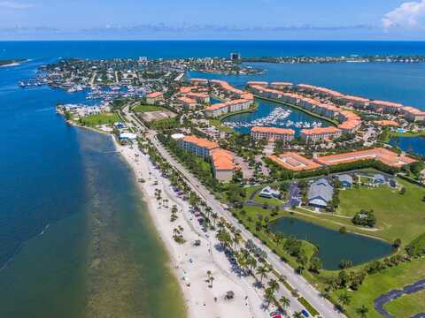 19 Harbour Isle Drive W unit: 305, Fort Pierce, FL 34949