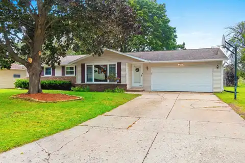 442 ROBERT Lane, GREEN BAY, WI 54311