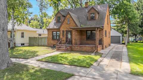 1615 N APPLETON Street, APPLETON, WI 54911