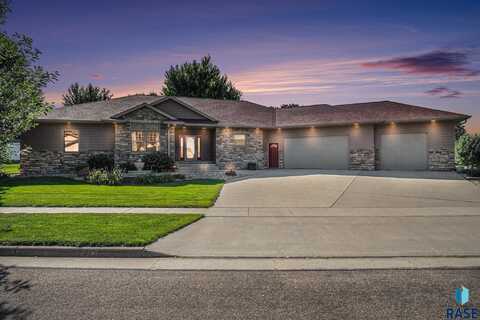 612 Britz Dr, Luverne, MN 56156